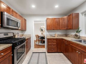 4353 Colfax Avenue 27, Studio City CA 91604