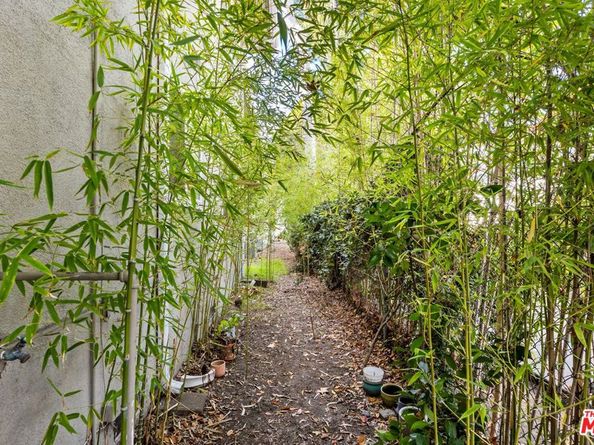 4353 Colfax Avenue 27, Studio City CA 91604