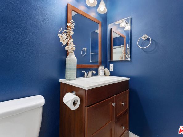 4353 Colfax Avenue 27, Studio City CA 91604