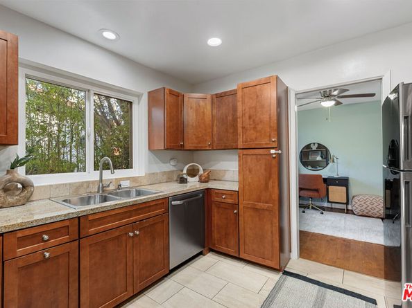 4353 Colfax Avenue 27, Studio City CA 91604