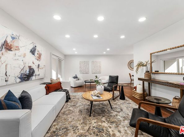 4353 Colfax Avenue 27, Studio City CA 91604