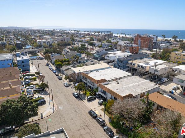 1917 Canal Street, Venice CA 90291
