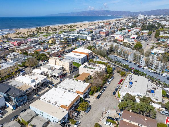 1917 Canal Street, Venice CA 90291