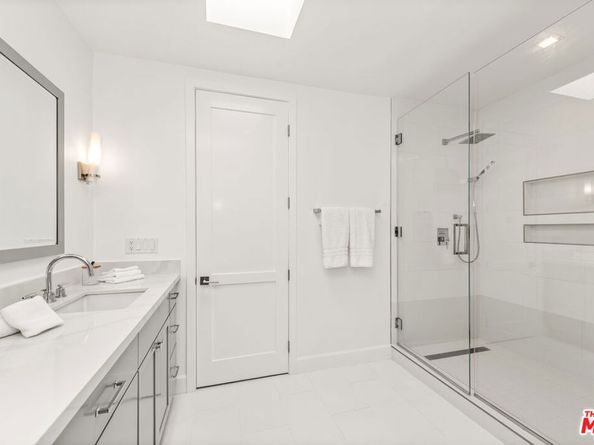 21540 Pacific Coast Highway, Malibu CA 90265