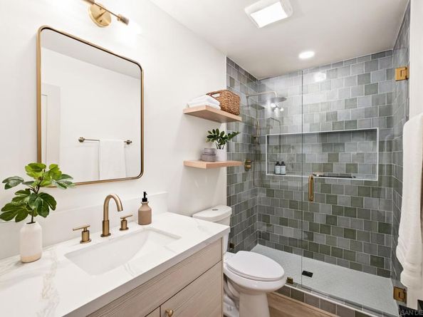 6737 Lipmann St, San Diego CA 92122