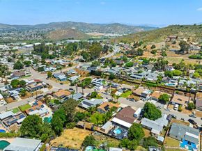 9126 Heatherdale St, Santee CA 92071