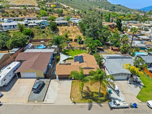 9126 Heatherdale St, Santee CA 92071