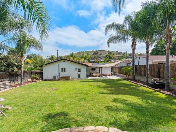 9126 Heatherdale St, Santee CA 92071