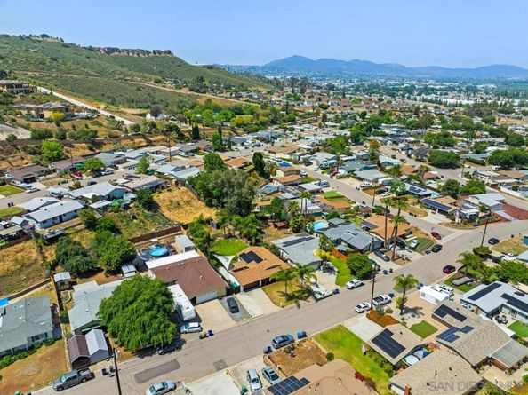 9126 Heatherdale St, Santee CA 92071