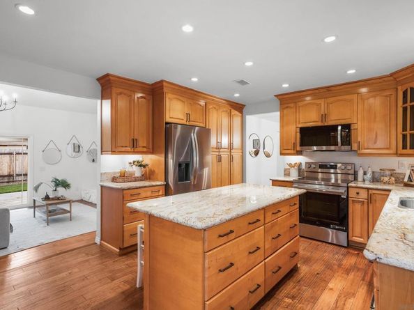 3226 Summit Drive, Escondido CA 92025