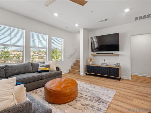 4373 Pacifica Way 9, Oceanside CA 92056