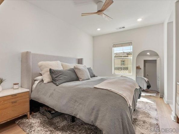 4373 Pacifica Way 9, Oceanside CA 92056