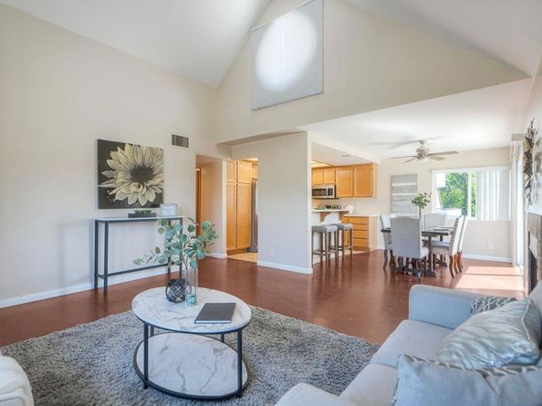 11820 Caminito Ronaldo 222, San Diego CA 92128
