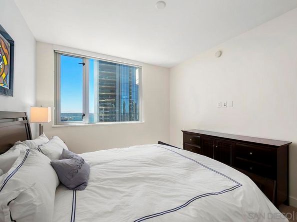 700 W E St 2802, San Diego CA 92101