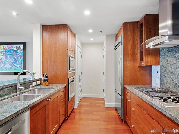 700 W E St 2802, San Diego CA 92101