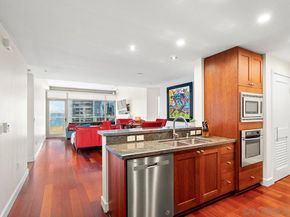 700 W E St 2802, San Diego CA 92101