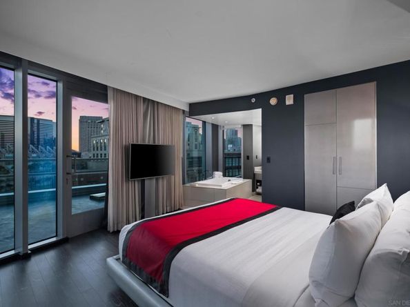 207 5th Ave 702, San Diego CA 92101