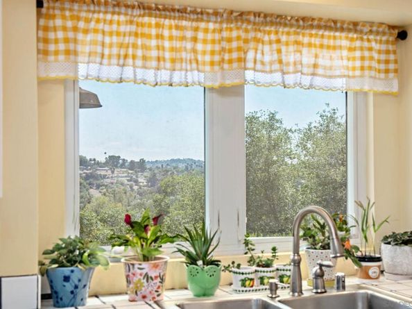 785 Mason Cir, Vista CA 92084