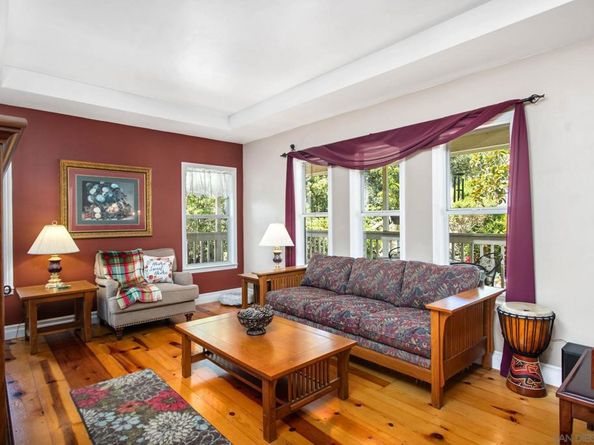 785 Mason Cir, Vista CA 92084