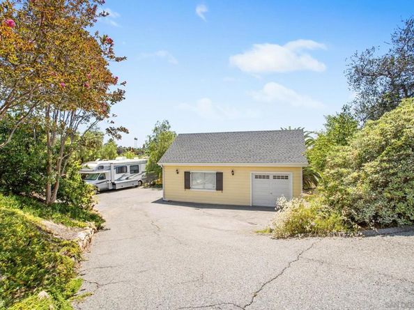 785 Mason Cir, Vista CA 92084