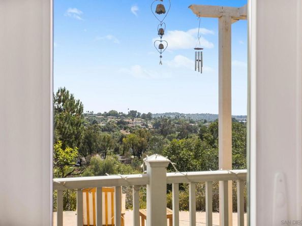 785 Mason Cir, Vista CA 92084