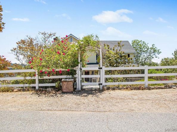 785 Mason Cir, Vista CA 92084
