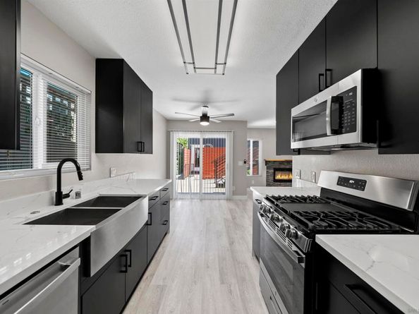 1152 54 Pacific Beach Dr, San Diego CA 92109