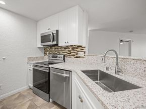 7283 Camino Degrazia Unit 11 11, San Diego CA 92111