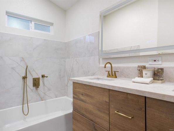 4350 Point Reyes Ct, Carlsbad CA 92010