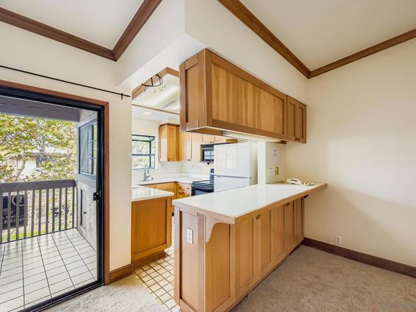 8840 Villa La Jolla Dr 304, La Jolla CA 92037