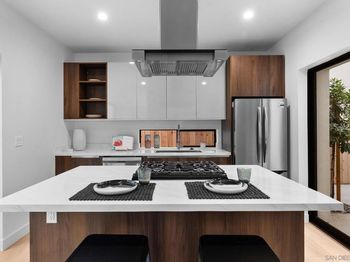 3653 3655 Wilson Ave