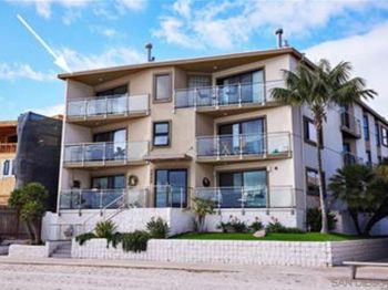 2820 Bayside Walk