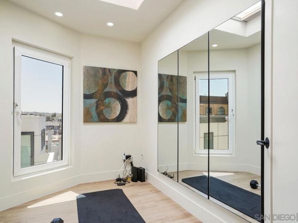 2820 Bayside Walk 2, San Diego CA 92109