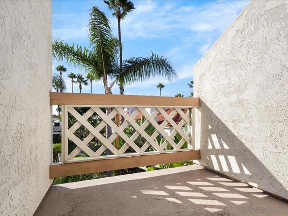 9342 Twin Trails Drive 303, San Diego CA 92129