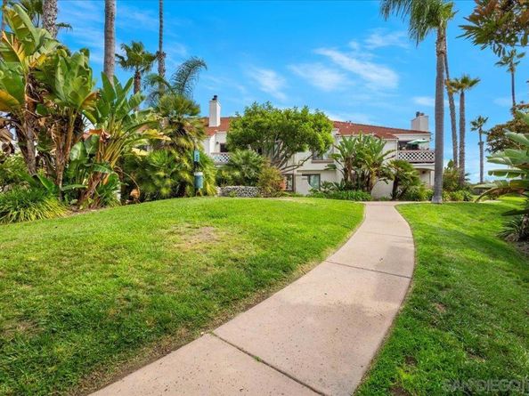 9342 Twin Trails Drive 303, San Diego CA 92129