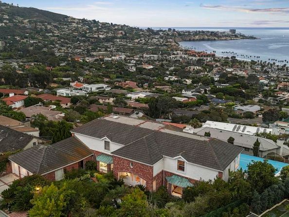 8430 Whale Watch Way, La Jolla CA 92037