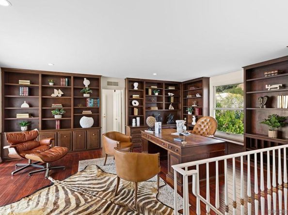 8430 Whale Watch Way, La Jolla CA 92037