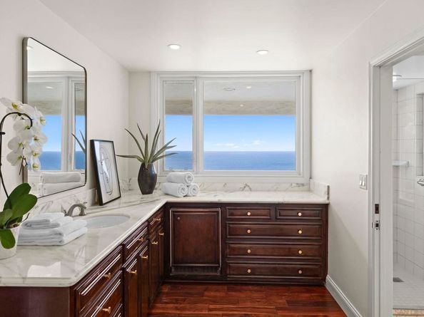 8430 Whale Watch Way, La Jolla CA 92037