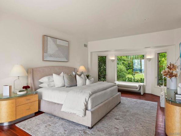 8430 Whale Watch Way, La Jolla CA 92037