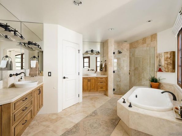 2563 Via Pisa, Del Mar CA 92014