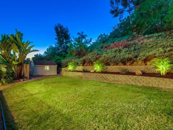 7115 Manzanita St, Carlsbad CA 92011