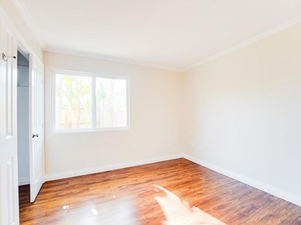 7115 Manzanita St, Carlsbad CA 92011