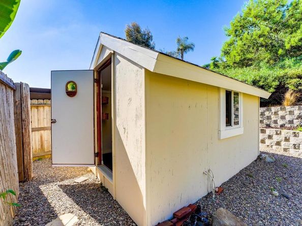 7115 Manzanita St, Carlsbad CA 92011