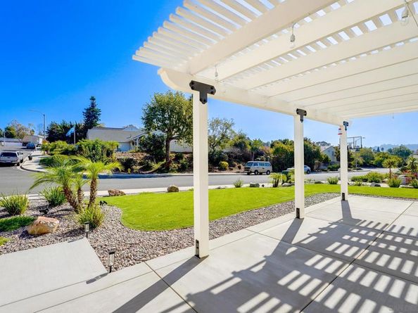 7115 Manzanita St, Carlsbad CA 92011