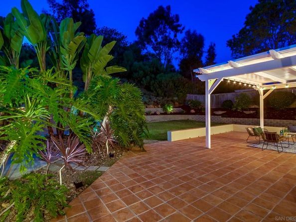 7115 Manzanita St, Carlsbad CA 92011