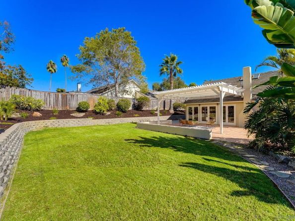 7115 Manzanita St, Carlsbad CA 92011