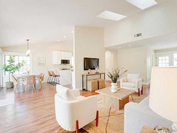 7115 Manzanita St, Carlsbad CA 92011