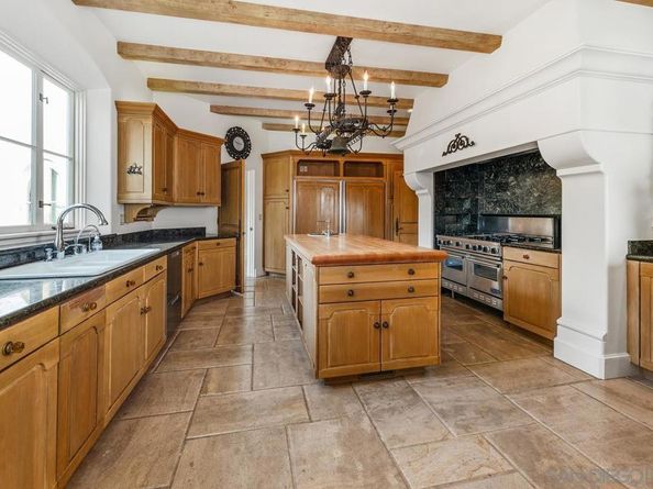 6692 La Jolla Scenic Dr S, La Jolla CA 92037