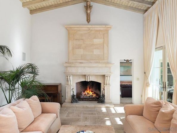 6692 La Jolla Scenic Dr S, La Jolla CA 92037