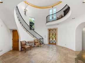 6692 La Jolla Scenic Dr S, La Jolla CA 92037